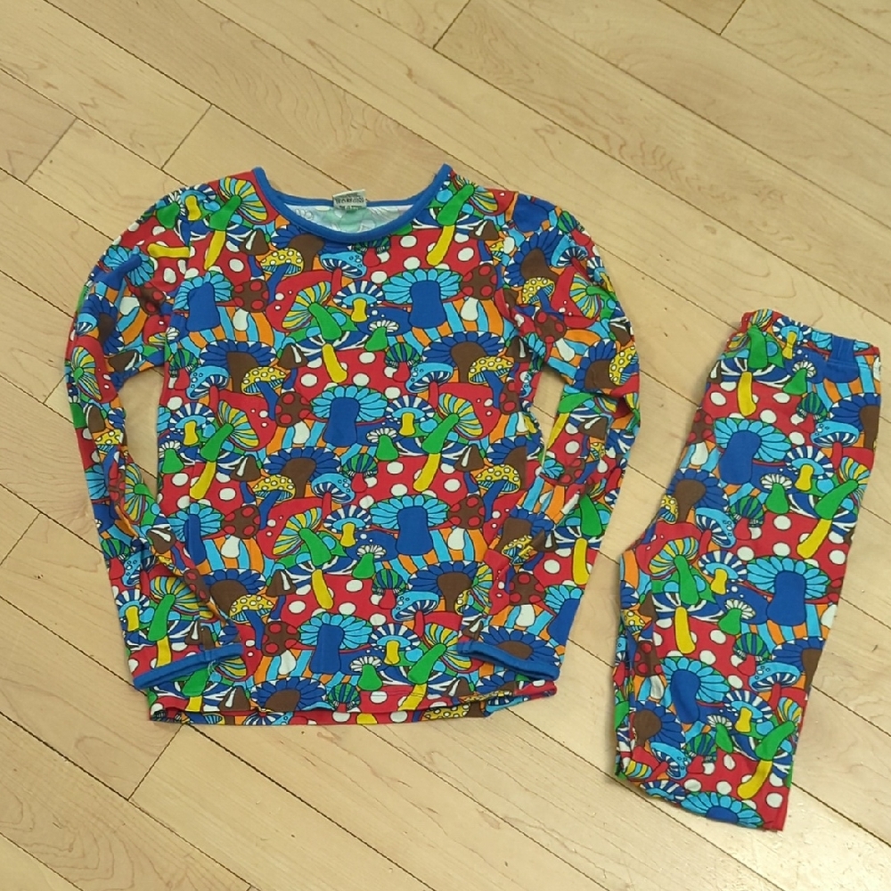 Vibrant Kids Set with Groovy Mushrooms - 10 Years